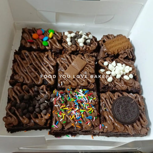 12 pieces Fudge Brownie Box with Toppings